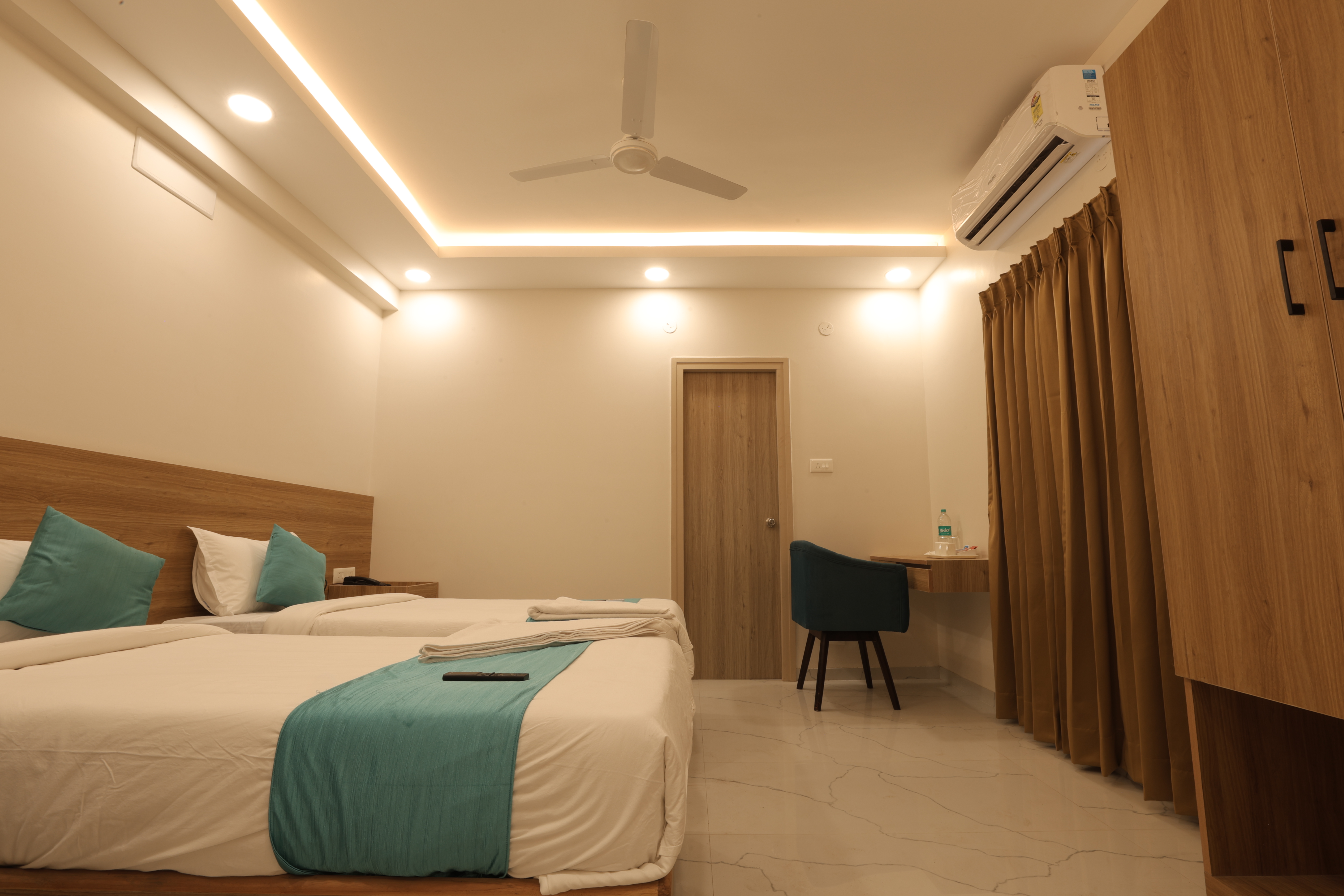 Hotel Room - Rohaan Elite Stay